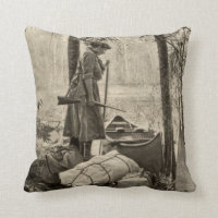 Coussin vintage de décor de maison d'arme à feu