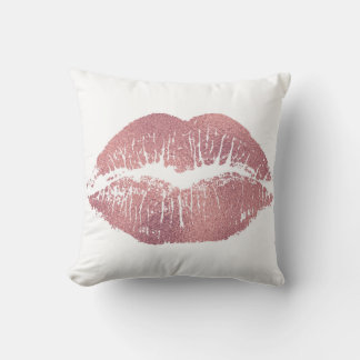 Coussin Vintage empreinte de lèvre rose, or rose.