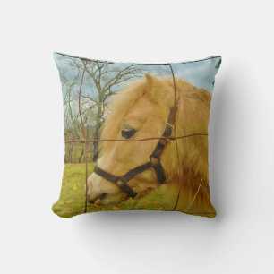 Coussin Visage de cheval miniature blond, ciel bleu nuageu