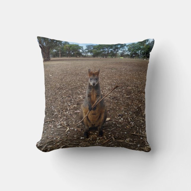 Coussin Wallaby Australienne Tenant Un Bâton, (Recto)