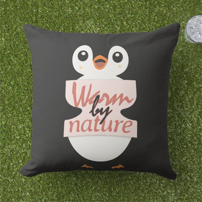 Coussin Warm by nature: Adorable Penguin with Playful Text (Herbe)