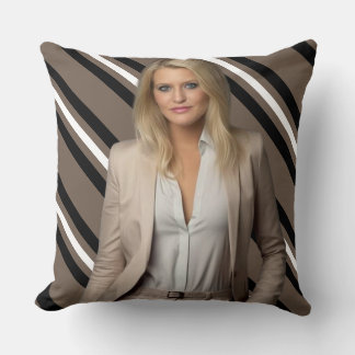Coussin White Throw Pillow