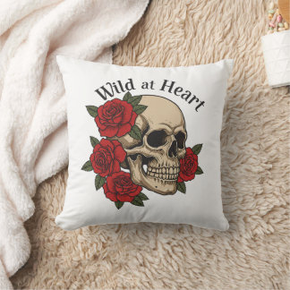 Coussin Wild at Heart Gothic Skull with Red Roses 