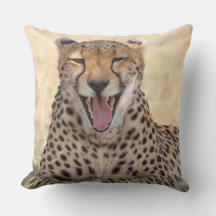 Coussin Yawning Cheetah