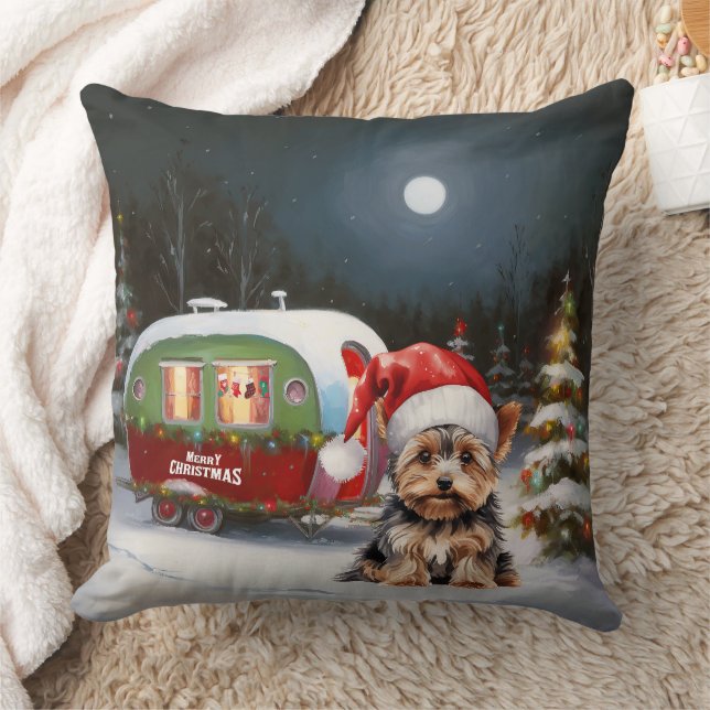 Coussin Yorkshire Terrier Caravan Christmas Adventure (Couverture)