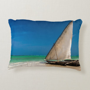 Coussins Décoratifs Bateau de pêche traditionnel sur la plage