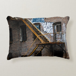 Coussins Décoratifs BÂTIMENT EN BRIQUE Brown AVEC ÉCHELLE EN MÉTAL JAU