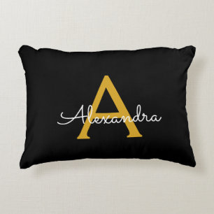Coussins Décoratifs Black Gold Modern Script Nom du monogramme de la f