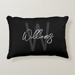 Coussins Décoratifs Black Modern Script Personnalisé Monogramme et nom