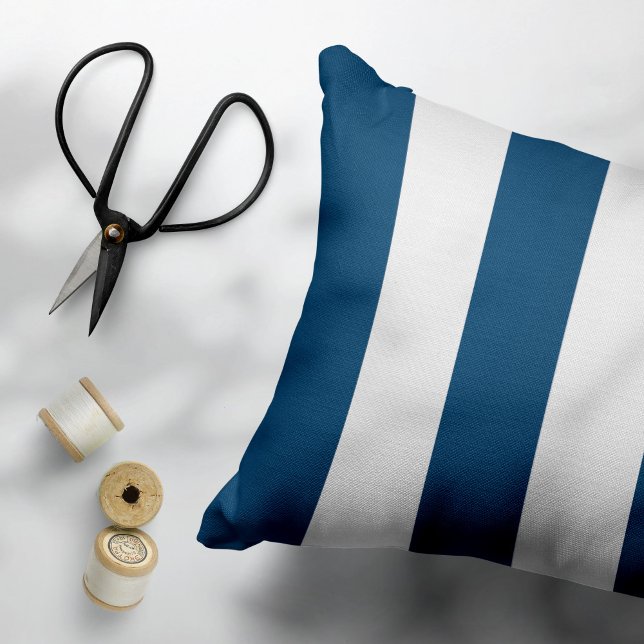 Coussins Décoratifs Bleu de marine, Blancs, Motif rayé (Créateur téléchargé)