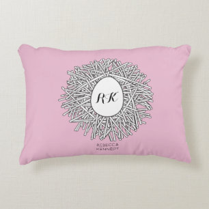 Coussins Décoratifs Cute Nid & Oeuf Initiales et nom personnalisés ros