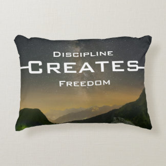 Coussins Décoratifs Discipline Creates Freedom – Accent Pillow
