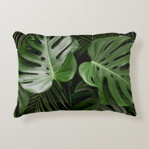 Coussins Décoratifs Feuilles Monstera, aménagement tropical de luxe.