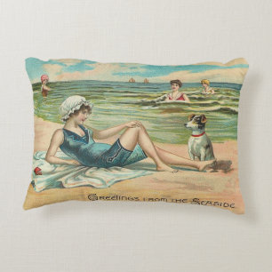 Coussins Décoratifs Fille et chien victoriens vintage au bord de la me