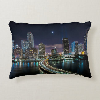 Coussins Décoratifs Horizon de ville de Miami avec le pont la nuit