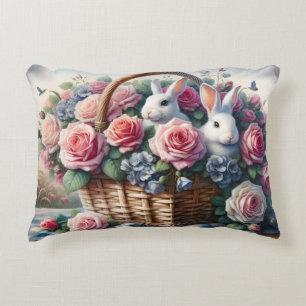 Coussins Décoratifs Lapins nichés parmi les roses de cottage