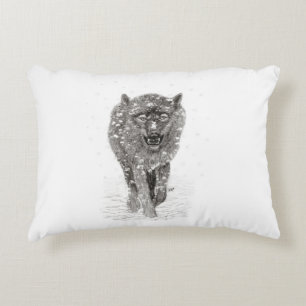 Coussins Décoratifs Loup noir en colère dans la neige, hiver sauvage