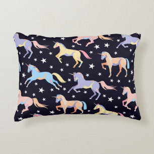 Coussins Décoratifs Motif de licorne foncé. Unicorne et étoile de
