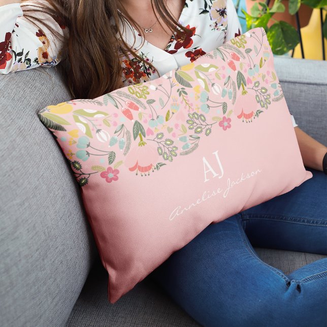 Coussins Décoratifs Nom monogramme chic rose floral girly (Créateur téléchargé)