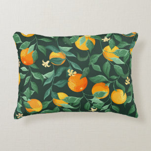 Coussins Décoratifs Orangers, branches fleuries sur un arrière-jardin 