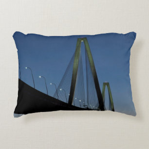 Coussins Décoratifs Pont de Jr. d'Arthur Ravenel au crépuscule