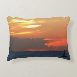 Coussins Décoratifs Sunset Clouds and Sailboat Seascape