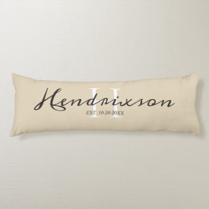 Coussins Longs Beige Customisé Monogramme Nom Élégant