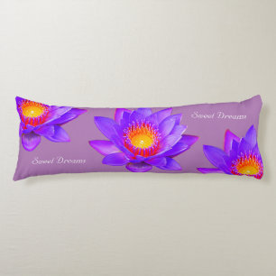 Coussins Longs Fleurs de lotus Sweet Dreams sur Violet