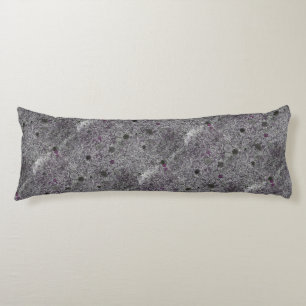 Coussins Longs Gris de granit avec les détails roses