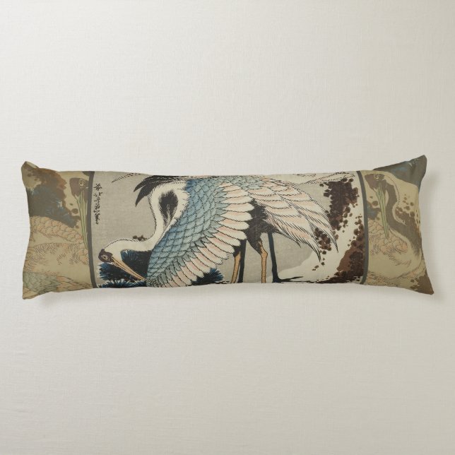 Coussins Longs Grues sur un pin couvert de neige Hokusai (Dos)