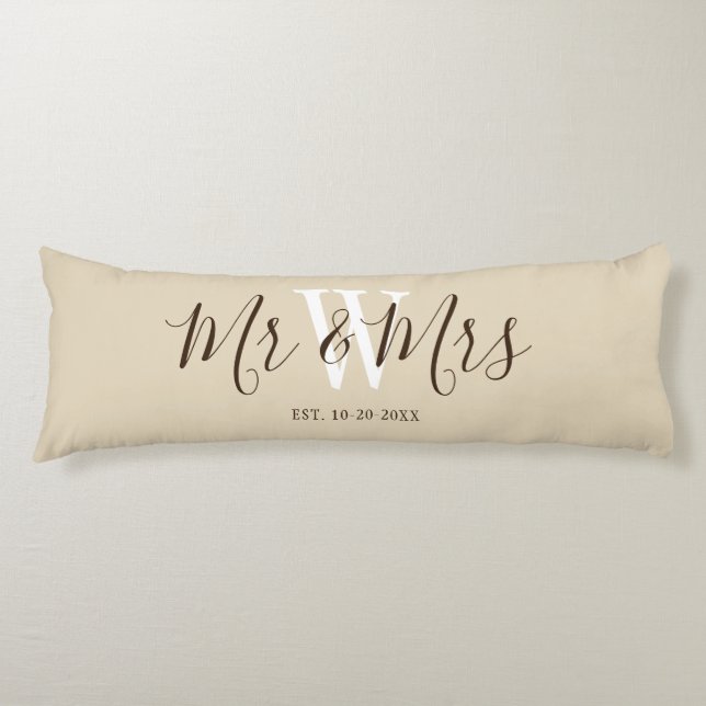 Coussins Longs M. et Mme Beige Script Newlyweds Monogrammed  (Devant)