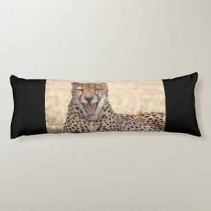 Coussins Longs Yawning Cheetah