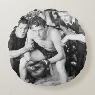 Coussins Ronds Boxer dans un coin avec entraîneurs, boxe, vintage