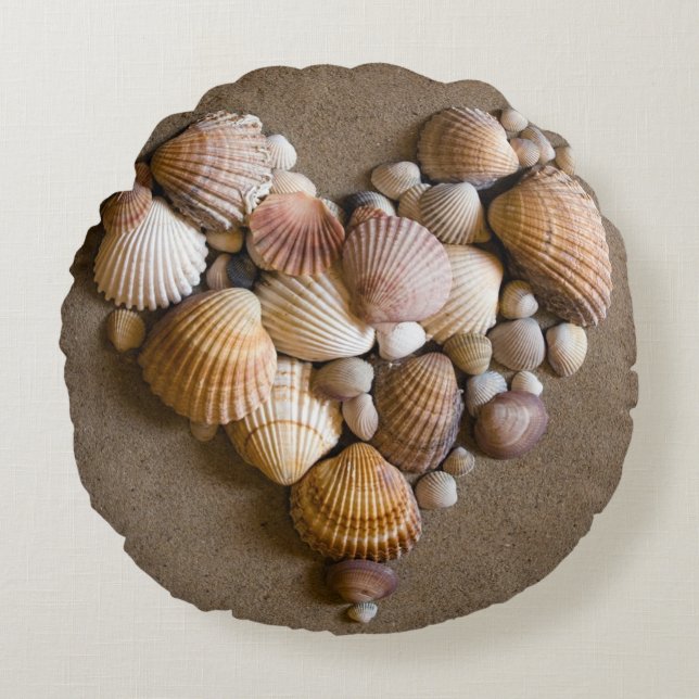 Coussins Ronds Coeur de Valentine fait avec des coquilles (Devant)
