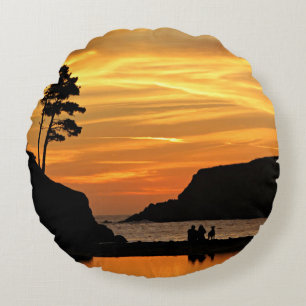 Coussins Ronds Couple et chien romantique coucher de soleil sur l