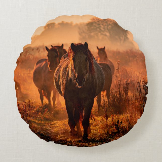 Coussins Ronds des chevaux koniks sauvages qui sont arrivés tout  (Devant)
