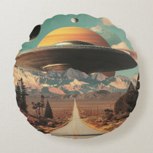 Coussins Ronds Paysage surréaliste avec route, OVNI et Saturne