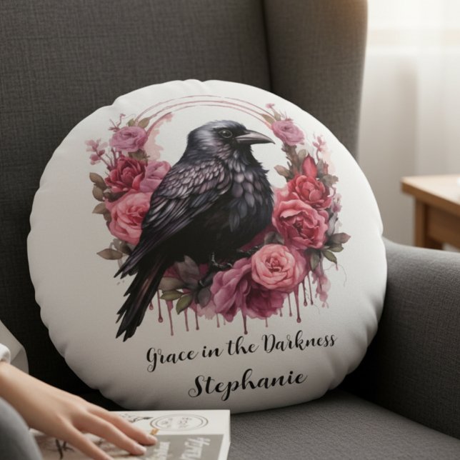Coussins Ronds Pink Roses Raven (round pillow with pink roses and raven)