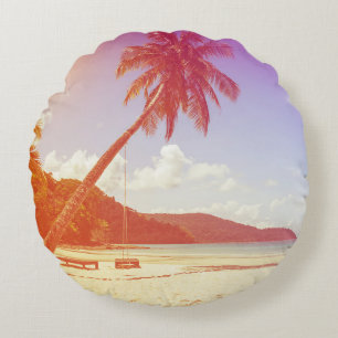 Coussins Ronds Plage, cocotier, lit en bois.
