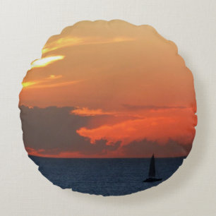 Coussins Ronds Sunset Clouds and Sailboat Seascape