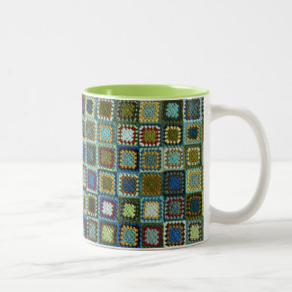 Couverture de carré de mamie de Flufy tasse à deux