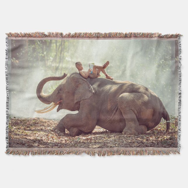 Couverture Eléphant (Elephant Throw Blanket! 
This all-season throw blanket is designed for curling up on your couch!)