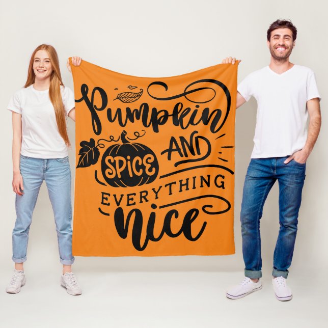 Couverture en polaire, 50 po x 60 po (En situation)