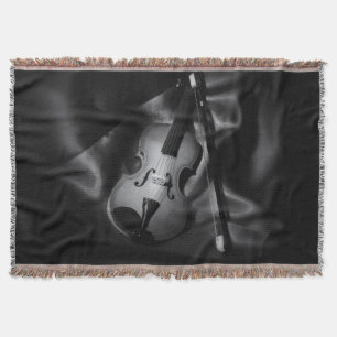 Couverture Image en noir et blanc d'un violon nature morte