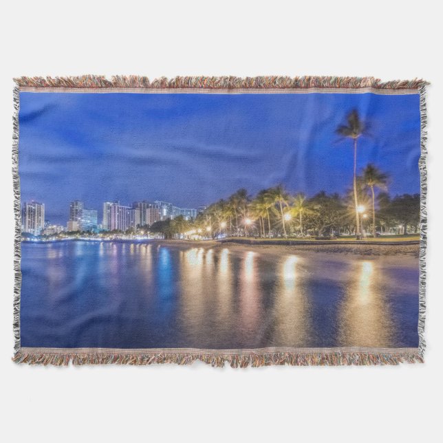 Couverture La ville de Waikiki à l'aube (Devant)