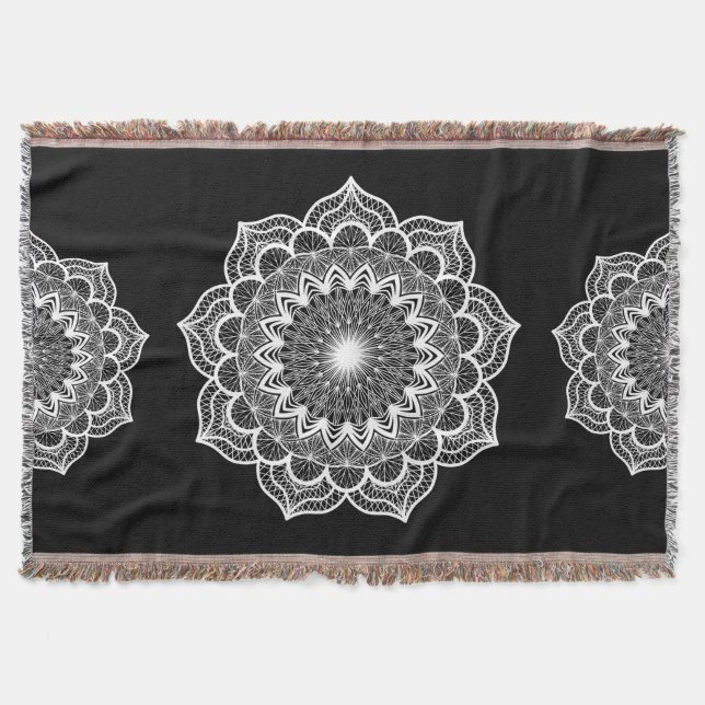Couverture Mandala blanc sur fond noir (Devant)