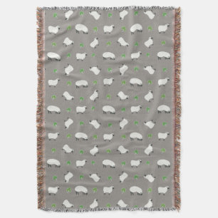 Couverture Motif irlandais de shamrock et de moutons