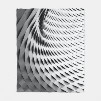 Couverture Polaire A curved facade covered in white latticework