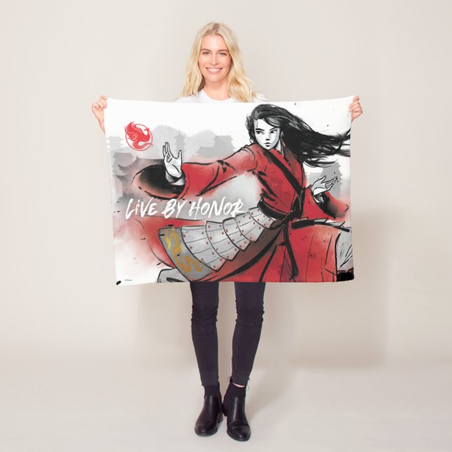 Couverture Polaire Aquarelle Mulan "Live By Honor" (En situation)