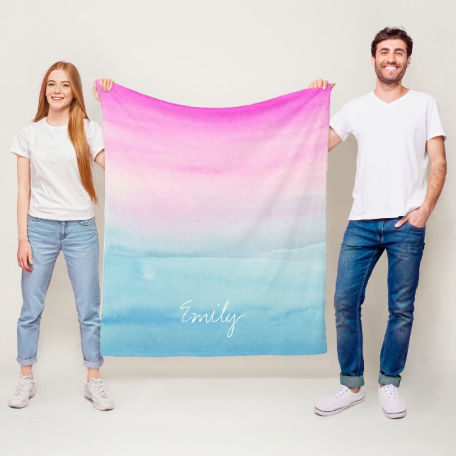 Couverture Polaire Aquarelle rose et bleu Ombre | Ajoutez votre nom (En situation)